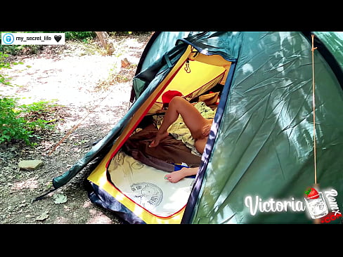 ❤️ Gikuha sa camera Passionate jerk off Stranger in a tent kualidad nga porn sa amon