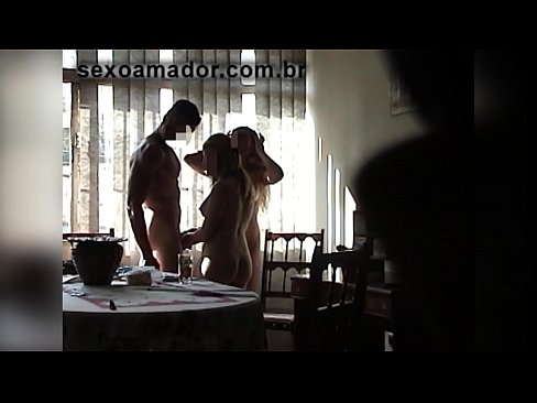 ❤️ Ang mga higala sa sekso nagdapit sa usa ka higante nga lalaki ug usa ka tulo nga kauban niya kualidad nga porn sa amon