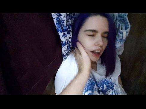❤️ Nakit-an akong igsoong babaye sa aparador ug gitabangan siya sa iyang cum kualidad nga porn sa amon